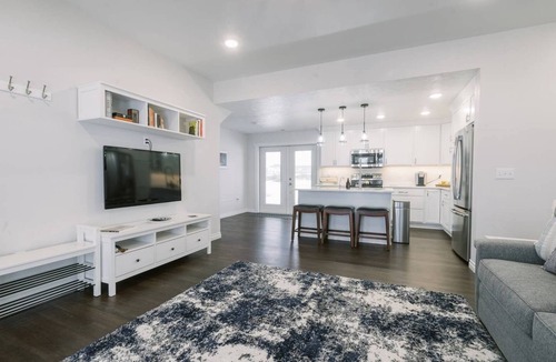 Spokane House | Beautiful Master Suite & Full Kitchen in New Home