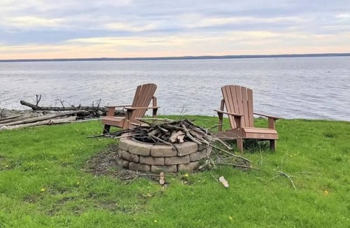 Durhamville House | Beautiful Oneida Lake Shore Home and Yard