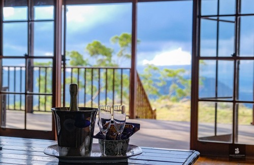 Vacy Cabin | Bela Vista Spa Cabin - Magical Mountaintop Escape