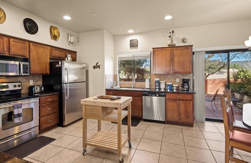 Oak Creek House | Bell Rock Vista - Hot Tub, Spacious Townhouse with Great Location and Views