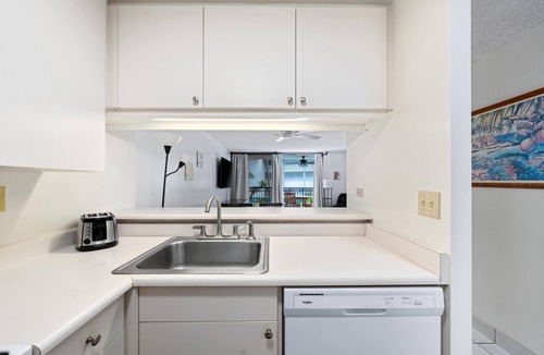 Historic Kailua Village Condo | Big Island Kona Ali'i by Coldwell Banker Island Vacations