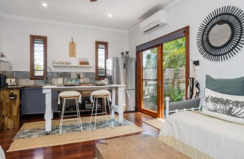 Bangalow Apartment | Black Beauty Studio