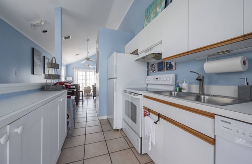 Truman Annex Condo | Blue Heaven at The Truman Annex in Key West