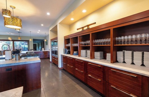 Kamuela House | Blue Lagoon - 7 bdr estate with large heated lagoon pool/spa - Mauna Lani resort