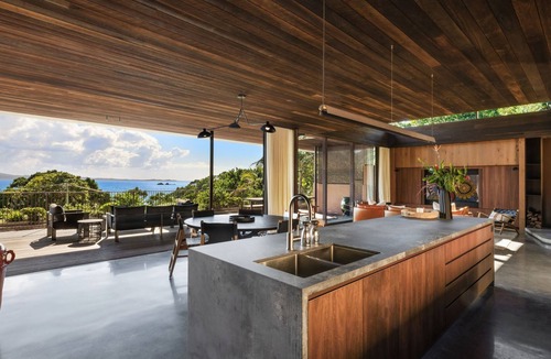 Byron Bay House | Bodhi's Beach House - Luxury 5 Bedroom New Build In Wategos