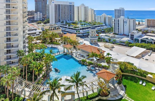 Surfers Paradise Apartment | "Boutique Sky Villa" by Inn Paradise