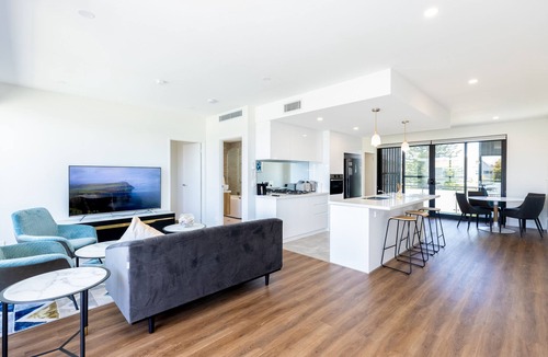 Runaway Bay Apartment | Brand New Apartment