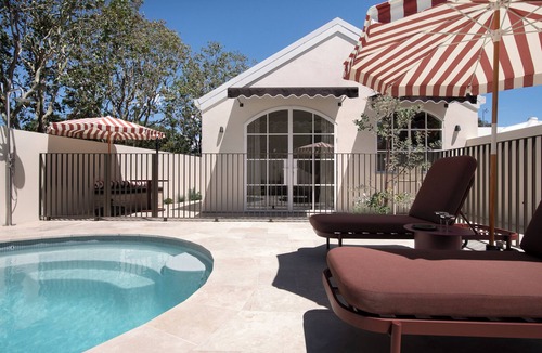 Mermaid Waters Apartment | Brand new guesthouse private mineral pool Mermaid Waters