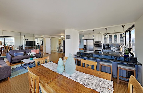 McCully - Moiliili Condo | Breathtaking Hawaiian Monarch 2-Bedroom Penthouse
