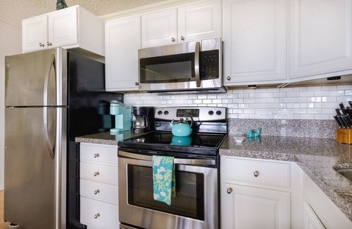 Kihei Condo | Breathtaking ocean views! Steps to the beach! Recently remodeled!