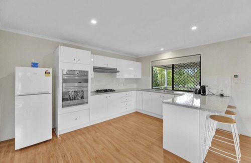Stanthorpe House | Briar Rose Cottages - Cedar Cottage