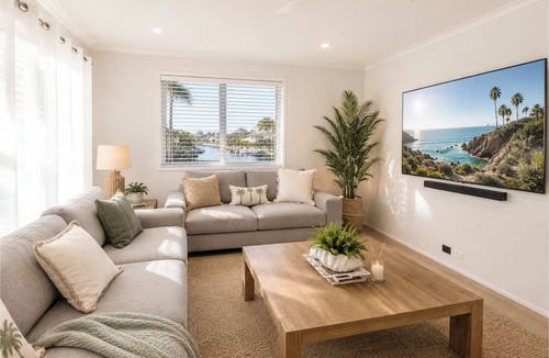 Runaway Bay House | Broadwater Paradise – Canal Views & Beaches