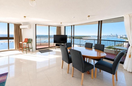 Runaway Bay Apartment | Broadwater Shores Waterfront Apartments