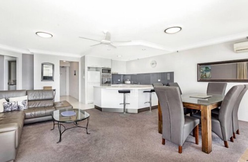 Miami Apartment | Burleigh Surf - Apartment 12C!