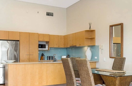 Byron Bay Apartment | Byron Bay Accom - Pipis On The Beach 1 - 2 Fletcher Street
