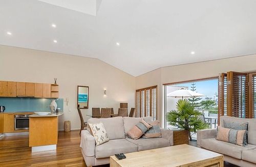 Byron Bay Apartment | Byron Bay Accom - Pipis On The Beach 1 - 2 Fletcher Street