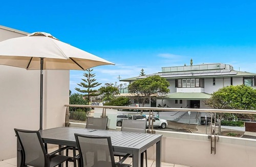 Byron Bay Apartment | Byron Bay Accom - Pipis On The Beach 1 - 2 Fletcher Street