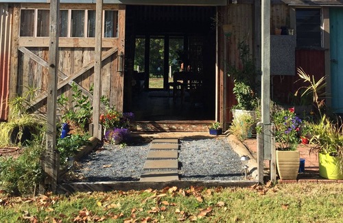 Ewingsdale House | Byron Bay's Historic Barnstay at Tooraloo Farm!