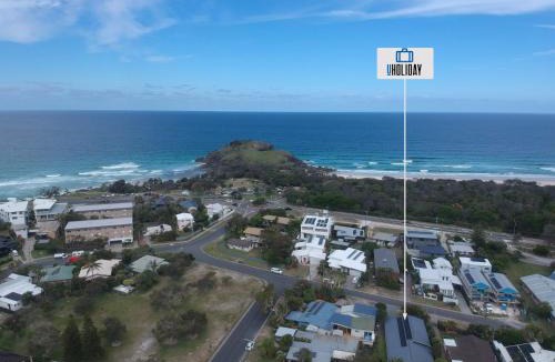Bogangar House | Cabarita Beach Oasis - 3BR Beach House by uHoliday