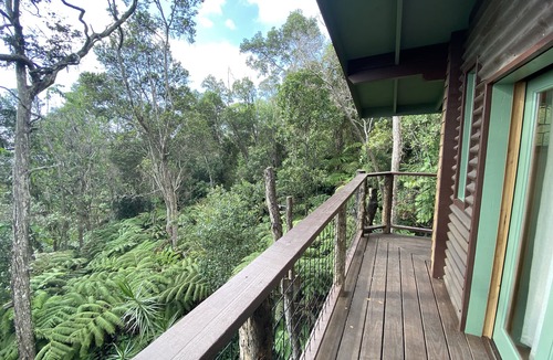 Kailua-Kona Cabin | Cabin Treehouse in the Hawaiian Cloud Forest