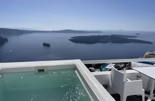 Imerovigli Apartment | Caldera Mare 6, part of Alexander Villas