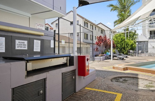 Southport Apartment | Calm Broadwater Family Apartment — Pool, Spa, Parklands | 2BR Southport