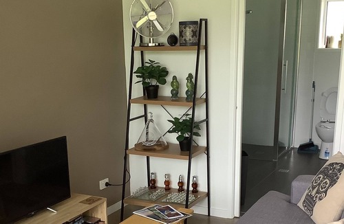 Boyland Cabin | Canungra Valley Views 1BR Guesthoust with Patio