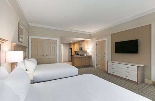 Pinecraft Hotel | Carlisle Inn