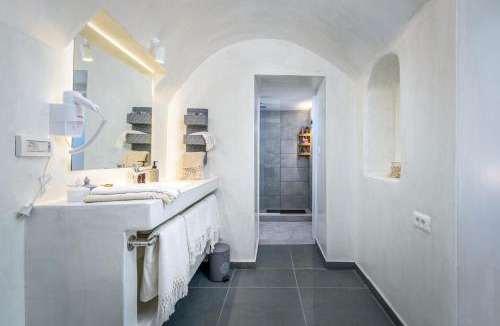 Finikia House | Casa Vicenza - Private house with Jacuzzi and Aegean View