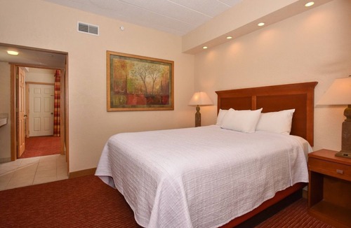 Seven Springs Hotel | Champion Hotel | Queen Family Room + Extra Privacy