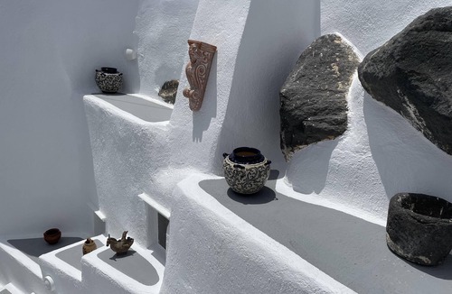 Fira Villa | Charming 2-bed Villa in Thera With Outdoor hot tub