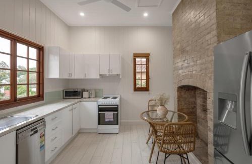 Highgate Hill House | Charming 3BR Inner City Haven Highgate Hill