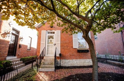 German Village House | Charming German Village historic stay with hot tub