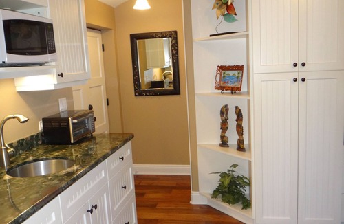 Lanikai Cottage | Charming Lanikai Kailua Cottage! Close to Lanikai beach, A/C, parking.
