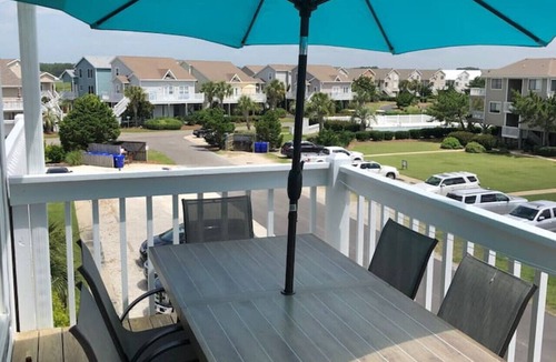 Ocean Isle Beach Condo | Charming Ocean Isle Condo With Pool Ocean Isle