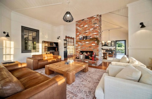 North Tamborine House | Charming Queenslander With 5 Acres Private Land
