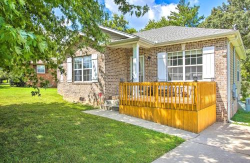 Springfield House | Charming Springfield Escape w/Furnished Deck