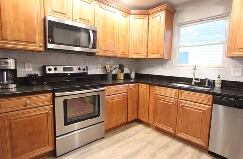 Polaris House | Cheerful 3 Bedroom House With Huge Work Desk