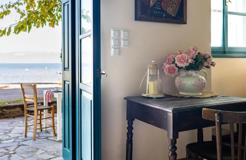 Petalidi House | Christina House - Petalidi's Moorea Gem