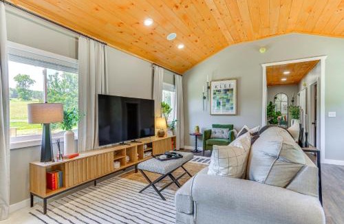 Damascus House | [City] Farm w/120 Acres, Mtn & Water Views!