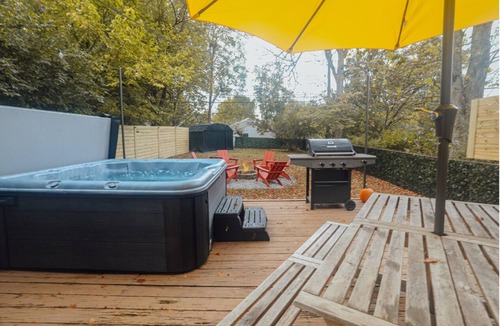 Sharon Heights House | Clintonville Charmer - Sauna I Hot Tub I Arcades I Fenced Yard I Fire Pit