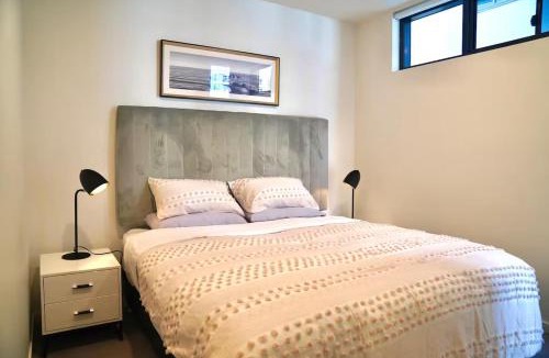 South Brisbane Apartment | Convenient to ALL Urban Living by Private Host