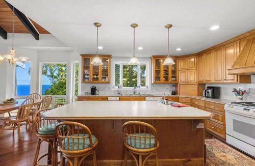 Ookala House | Country Oceanfront 5-bedroom house in Ookala