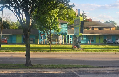 Columbus Hotel | Cozy 1-bedroom hotel in brilliant Columbus with AC #34