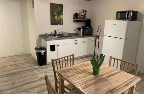 Nanawale Estates Apartment | Cozy Jungle Getaway – 1BR/1BA with Optional Car Rental