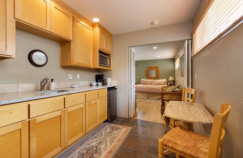 Opal Cliffs House | Dazzling Family Beach Retreat: HOT TUB, BIKES, SURF BOARDS, BBQ, BEACH ACCESS