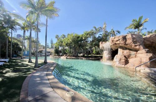 Mermaid Beach Apartment | Diamond Beach Resort, Poolside Villa #40