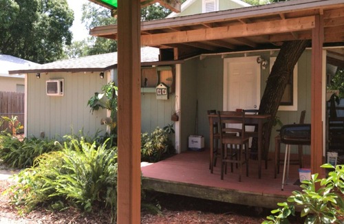 Park East House | Duplex-2 Apts, 4br/3bth/Playground, backyard walk to Downtown, LidoBeach - 8mins