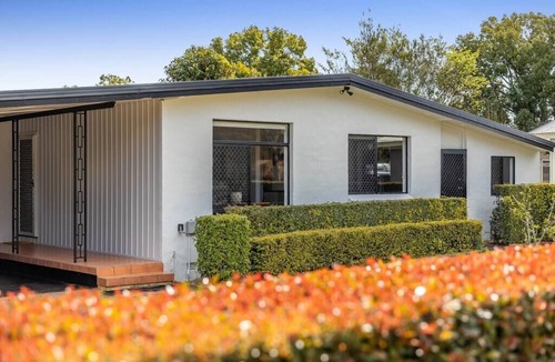 East Toowoomba House | "Eastside Haven" - Central & Convenient!