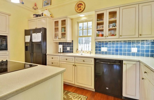 Bahama Village House | Easy Livin' by AvantStay | Key West Home w/Pool & BBQ | Month Long Stays Only